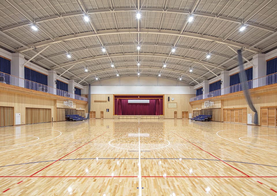 下稲吉中学校屋内運動場　アリーナ