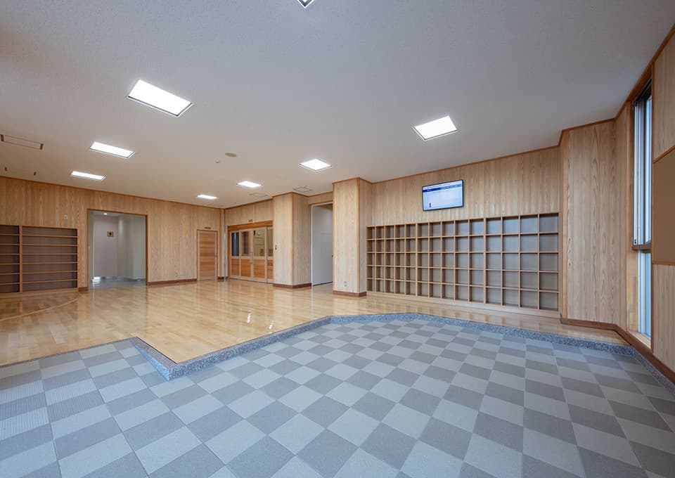 下稲吉中学校屋内運動場　玄関・ホール